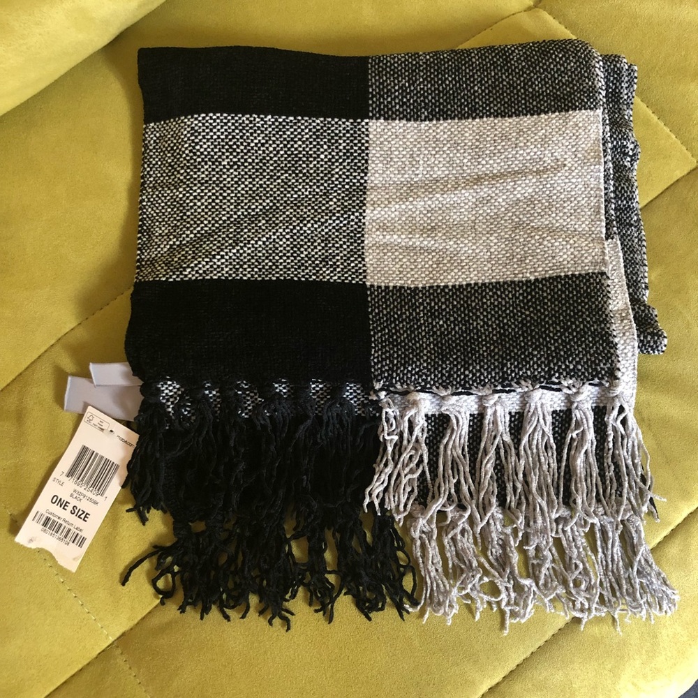 Charter Club %100 Rayon Black Light Gray Scarf 🧣
